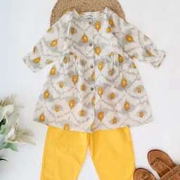 Woonie Girls Abstract Printed Pure Cotton A-Line Kurta with Trousers-image-2
