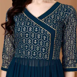 TextileNow Ethnic Motifs Printed Anarkali Kurta with Trousers & With Dupatta image 5