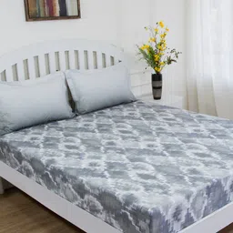 GM Grey & Green Geometric 180 TC Cotton 1 Super Queen Bedsheet with 2 Pillow Covers-image-82