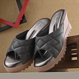 El Paso Quilted Wedge Heels-40