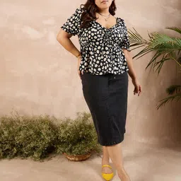 Berrylush Sweetheart Neck Floral Printed Top-image-20
