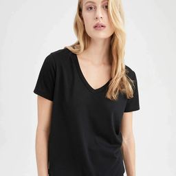 COLOR CAPITAL Relaxed Fit V-Neck T-shirt-image-98