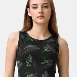 Soie Geometric Printed Fitted Sports Crop Top-picture-30