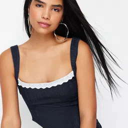 Trendyol Shoulder Straps Denim Crop Top-picture-14