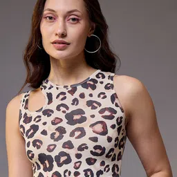 STYLECAST X KASSUALLY Women Animal Skin Printed Round Neck Sleeveless Crop Top-image-32