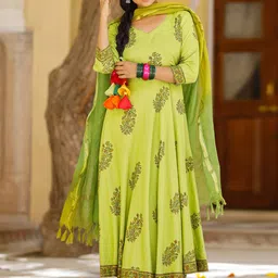 PHEETA Women Green Floral Printed Kurta with Trousers & With Dupatta-picture-17