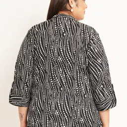 U&F Beyond Plus Size Geometric Printed Mandarin Collar Roll-Up Sleeves Shirt Style Top image 3