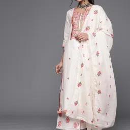 Women Cotton Blend Kurta Palazzo Set-image-24