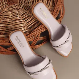 madam glorious Women Embellished T-Strap Flats-39