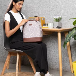 ZOUK Printed Medium Backpack-41