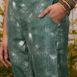 Libas Floral Printed Thread Work Kurta with Palazzos & Dupatta image 3