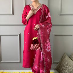 Piludi Floral Embroidered V-Neck Sequinned Straight Kurta With Trousers & Dupatta-image-6