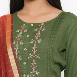 RANGMAYEE Women Floral Embroidered Regular Thread Work Kurta with Sharara & With Dupatta image 2