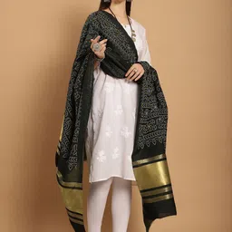 SOUNDARYA Printed Bandhani Dupatta with Zari image 5