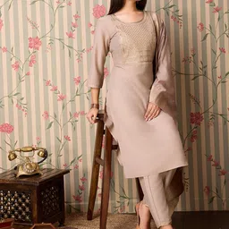 Ode by House of Pataudi Yoke Design Regular Thread Work Kurta with Trousers & With Dupatta image 5
