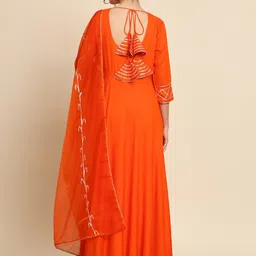 Meeranshi Round Neck Anarkali Kurta With Trousers & Dupatta image 4