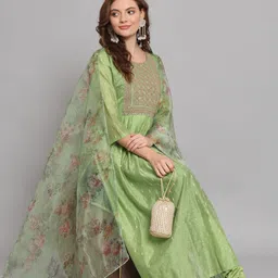 VredeVogel Women Embroidered Regular Thread Work Chanderi Silk Kurta With Dupatta-picture-6