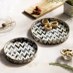 Set of 2 Round Zigzag Print Decorative Serving Tray for Festive Gifts Tray-33