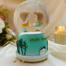 Giftii Green & White Figurine Crystal Showpiece-41