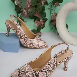 Get Glamr Women Printed Kitten Pumps-32