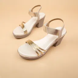 Ozuri Textured Block Pumps image 2