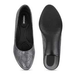 Mochi Textured Round Toe Block Heeled Pumps image 5