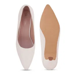 Get Glamr Textured Pointed Kitten Pumps image 5