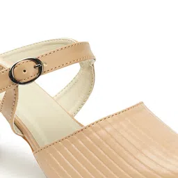 ICONICS Textured Pointed Toe Block Heeled Pumps image 5