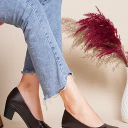 SHUZ TOUCH Pointed Toe Block Pumps-35