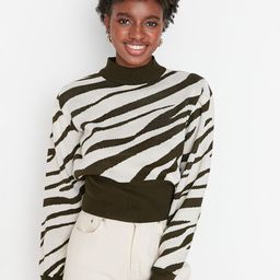 Trendyol Women Olive Green & Off White Printed Pullover-14