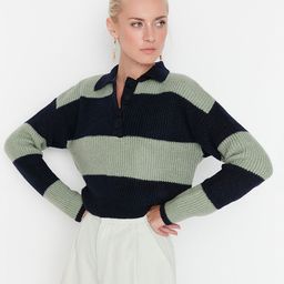 Trendyol Women Black & Green Colourblocked Pullover-image-97
