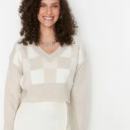 Trendyol Women Cream-Coloured & Off White Checked Crop Pullover-image-67