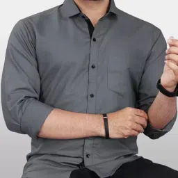 Men Regular Fit Solid Spread Collar Casual Shirt-image-94