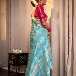 Woven Banarasi Jacquard Saree-picture-18
