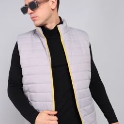 Sleeveless Solid Men Puffer Jacket-image-2