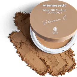 mamaearth Glow Oil Control Compact SPF 30 with Vitamin C & Turmeric for 2X Instant Glow Compact image 3