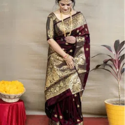 Embellished, Floral Print, Self Design, Woven Kanjivaram Jacquard, Pure Silk Saree-image-33