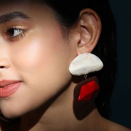 SOHI Gold-Plated Geometric Shaped Artificial Stones Drop Earrings-18