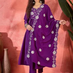 Moda Rapido Women Floral Embroidered Regular Thread Work Kurta-51