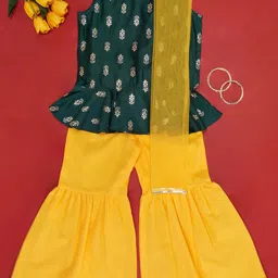 YU by Pantaloons Girls  Motifs Printed Regular Top With Sharara & Dupatta-image-89