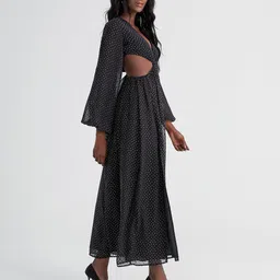 Urban Revivo Polka Dot Print Dobby Weave Puff Sleeve Maxi Dress-image-36