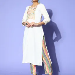 SheWill Women Ethnic Motifs Silk Blend Hyper Texture Kurta Set-image-34