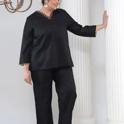Bani Women V-Neck Top & Palazzos Set With Minimal Floral Embroidered Detail-image-33