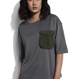 Dressberry Basics Functional Fashion Utility Pocket Oversize T-shirt-image-14
