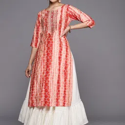 Libas Yoke Design Thread Work Kurta image 2