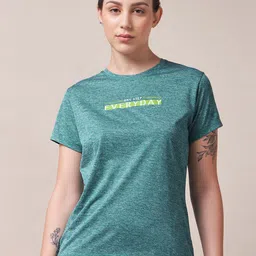 cultsportone Logo Play Chest Print Active Tshirt-image-27