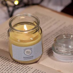 Tara Enlightening World Chamomile Irish Glass Container Candle-14