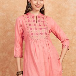 HK colours of fashion Floral Printed Jacquard Top-image-103