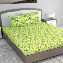Divine Casa Emerald Green Floral Cotton 144 TC King Bedsheet with 2 Pillow Covers-image-6