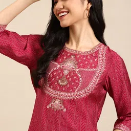 SHOWOFF Women Pink Ethnic Motifs Printed Thread Work Chanderi Silk Kurta with Trousers-picture-25